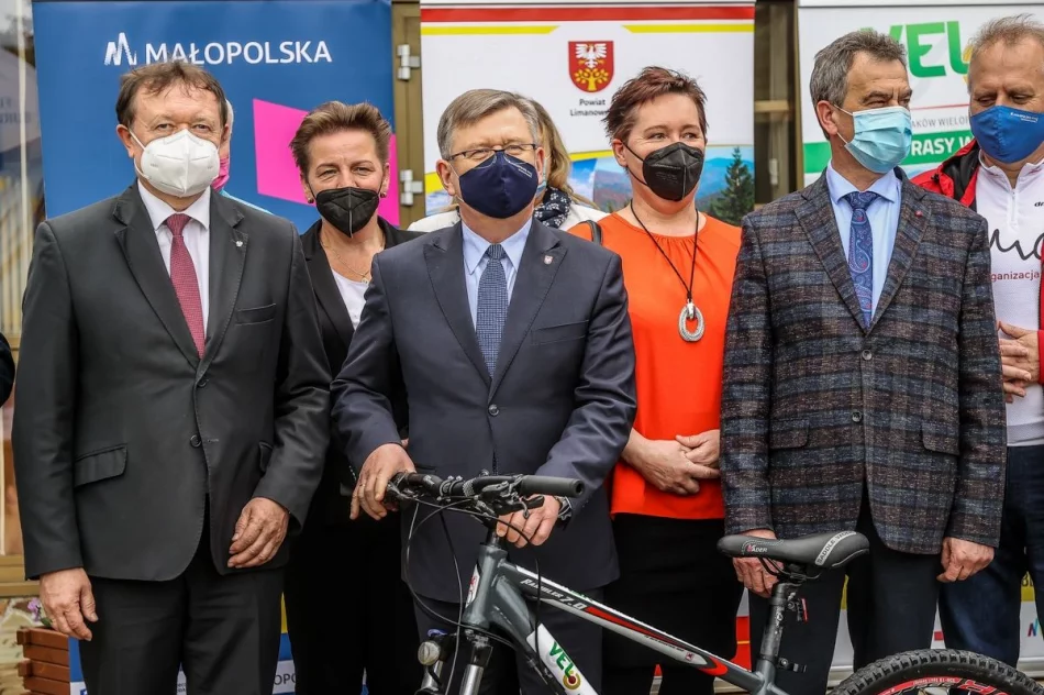 Oficjalnie odebrano nowe szlaki turystyczne VELO Limanowski - zdjęcie 4