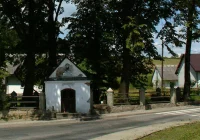 Kapliczka i nagrobki na cmentarzu wojennym zostaną wyremontowane - zdjęcie główne