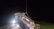 Groźnie wyglądające zdarzenie - samochód dachował w korycie potoku - zdjęcie 4