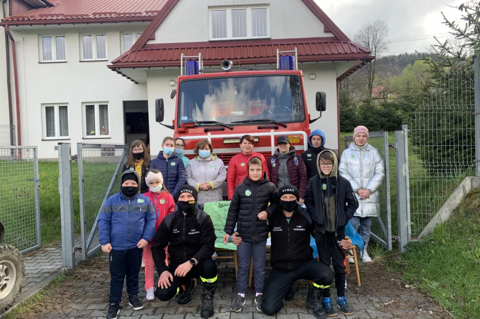 Wiosenne sprzątanie gminy: blisko 200 worków z odpadami - zdjęcie 2