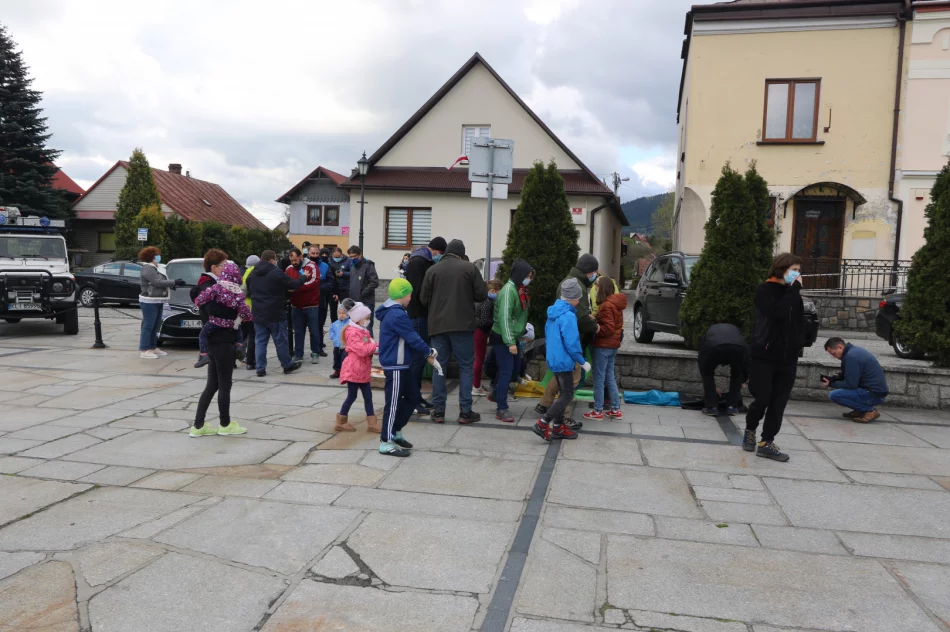 Wiosenne sprzątanie gminy: blisko 200 worków z odpadami - zdjęcie 3