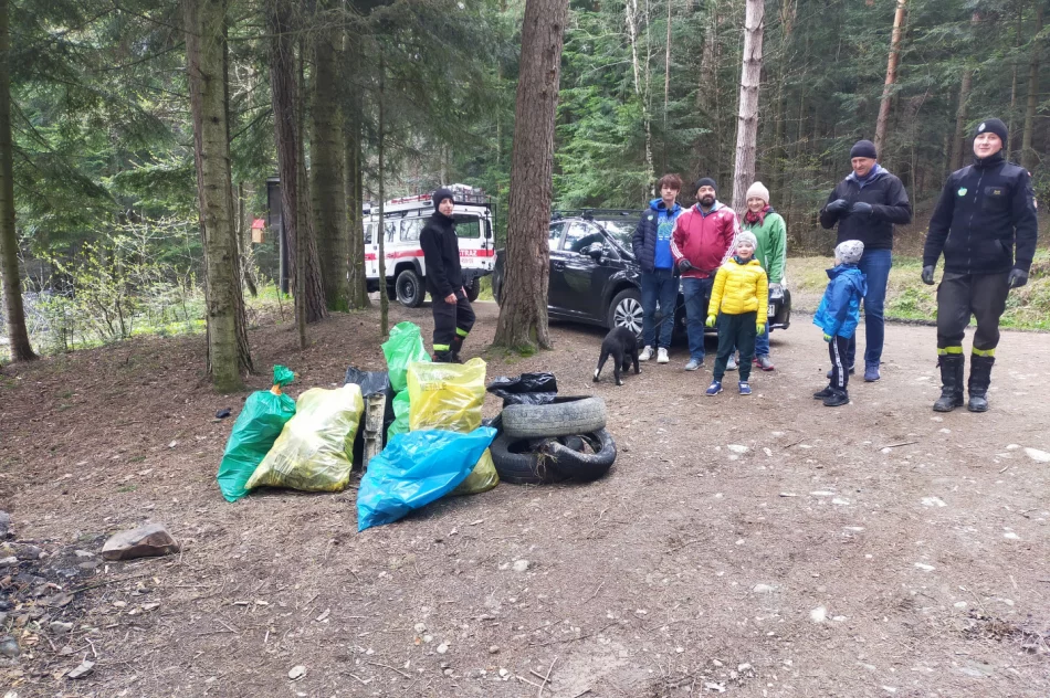 Wiosenne sprzątanie gminy: blisko 200 worków z odpadami - zdjęcie 11