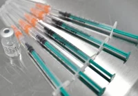 Statystyki szczepień i wolnych terminów w powiecie i regionie - zdjęcie główne