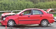Groźnie wyglądające zderzenie dwóch samochodów i ciężarówki, są ranni - zdjęcie 5