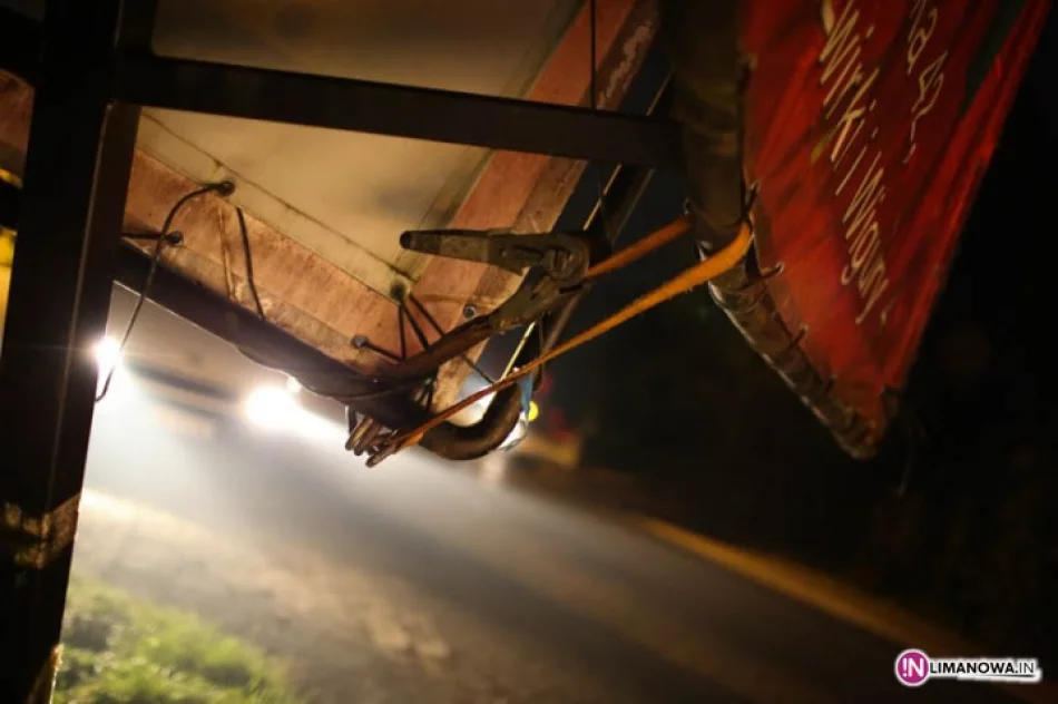 Uderzył w przystanek i reklamę. Był pijany? - zdjęcie 4