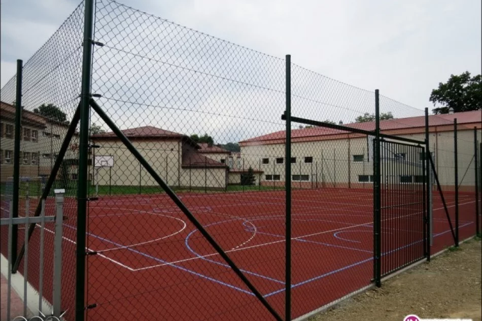 Otwarto boisko pod 'trójką' (wideo) - zdjęcie 3