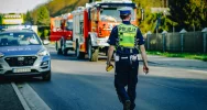 Wymuszenie pierwszeństwa i manewr zakończony czołowym zderzeniem. 43-latek w szpitalu - zdjęcie 4