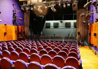 Rząd przyspiesza otwarcie kin, filharmonii i teatrów o 8 dni - od 21 maja - zdjęcie główne