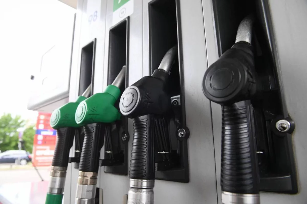Analitycy: ceny na stacjach paliw stabilne z możliwością minimalnej korekty w dół