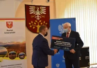 Burmistrz Miasta Limanowa odebrał promesę na wykonanie inwestycji drogowych  - zdjęcie główne