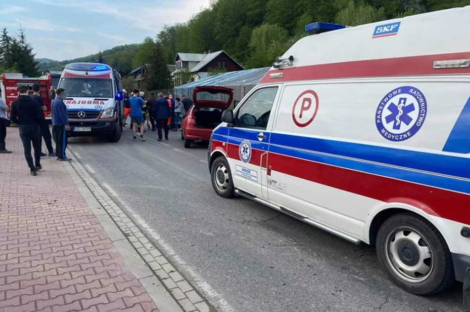 Cztery osoby poszkodowane w wyniku zderzenia dwóch pojazdów - zdjęcie 4