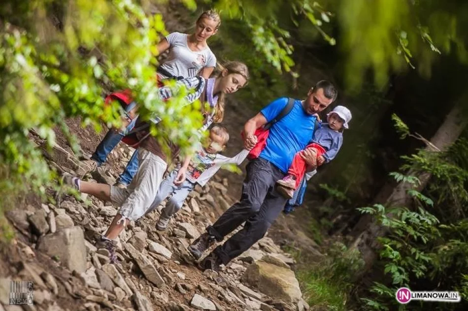 2 tys. turystów wędrowało na Mogielicę - zdjęcie 3