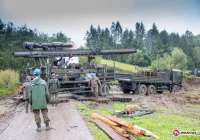 Trwa budowa mostu przez wojsko - zdjęcie główne