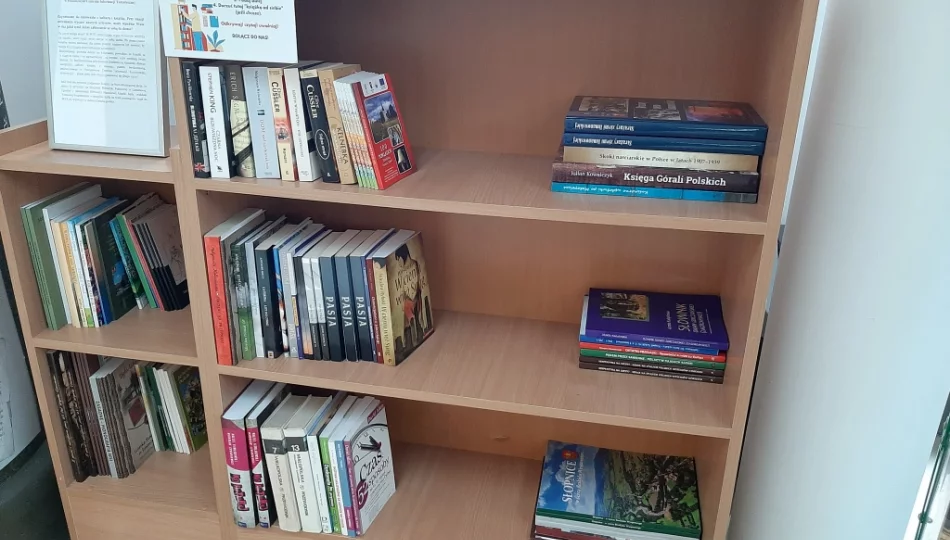 Powstał pierwszy punkt „bookcrossing” - zabierz, przeczytaj i podaj dalej - zdjęcie 1