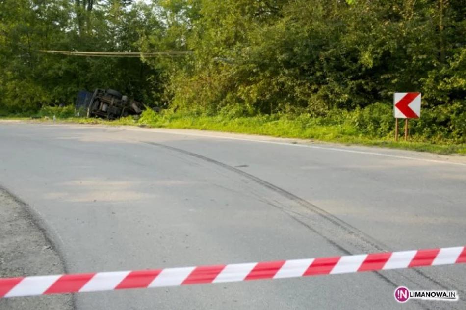 Cysterna wypadła z drogi - zdjęcie 3