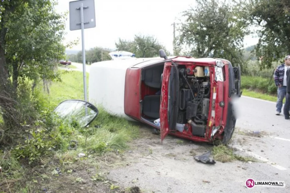 Uderzył w przepust, kierowca w szpitalu - zdjęcie 4