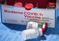 Naukowcy: szczepionki Moderny i Pfizera skuteczne przeciwko indyjskim wariantom koronawirusa - zdjęcie główne