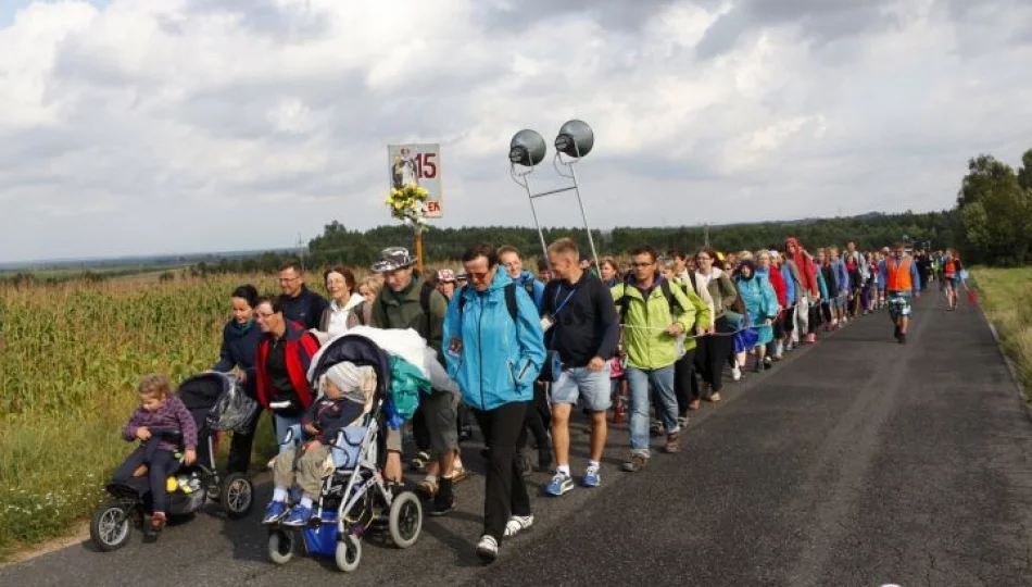 9 tysięcy pielgrzymów dotarło na Jasną Górę - zdjęcie 1