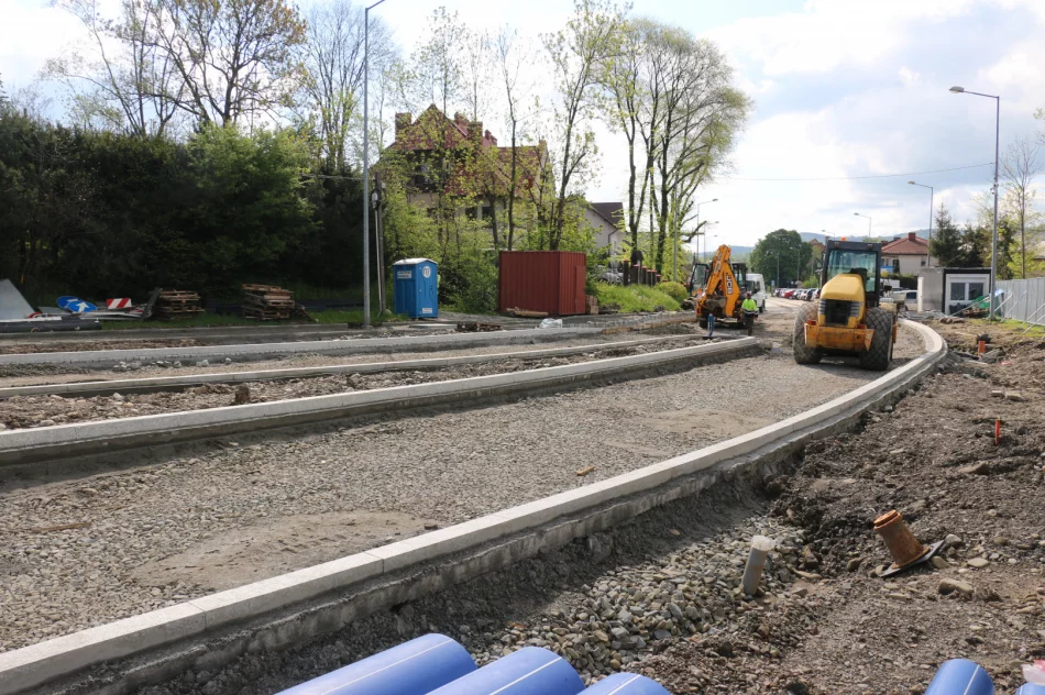 Trwa przebudowa skrzyżowania w ciągu DK 28 - zdjęcie 3