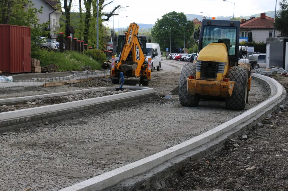 Trwa przebudowa skrzyżowania w ciągu DK 28 - zdjęcie 6