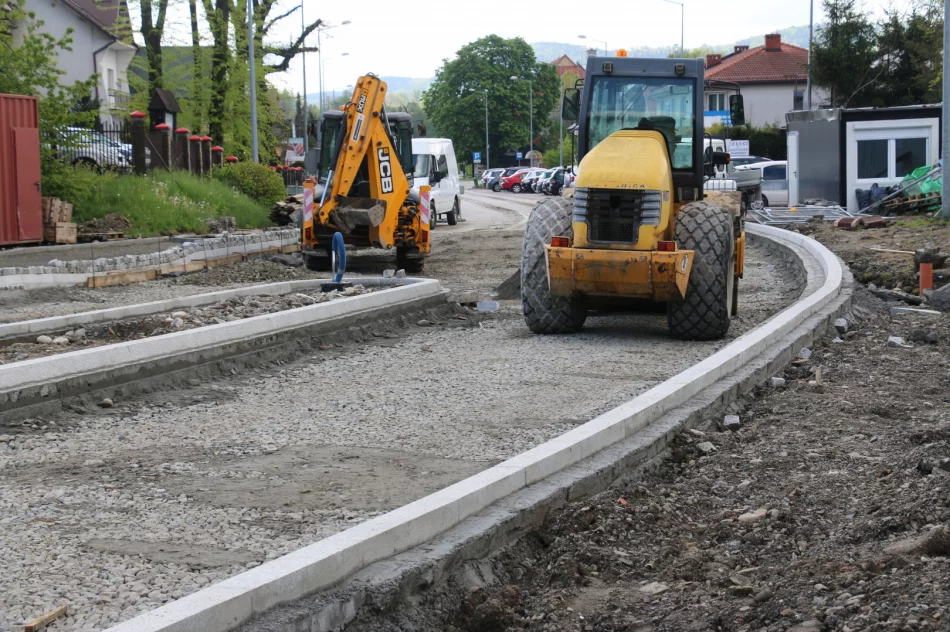 Trwa przebudowa skrzyżowania w ciągu DK 28 - zdjęcie 10