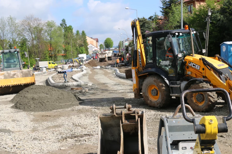 Trwa przebudowa skrzyżowania w ciągu DK 28 - zdjęcie 13