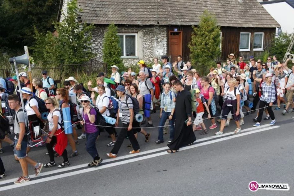 9 tysięcy pielgrzymów dotarło na Jasną Górę - zdjęcie 3