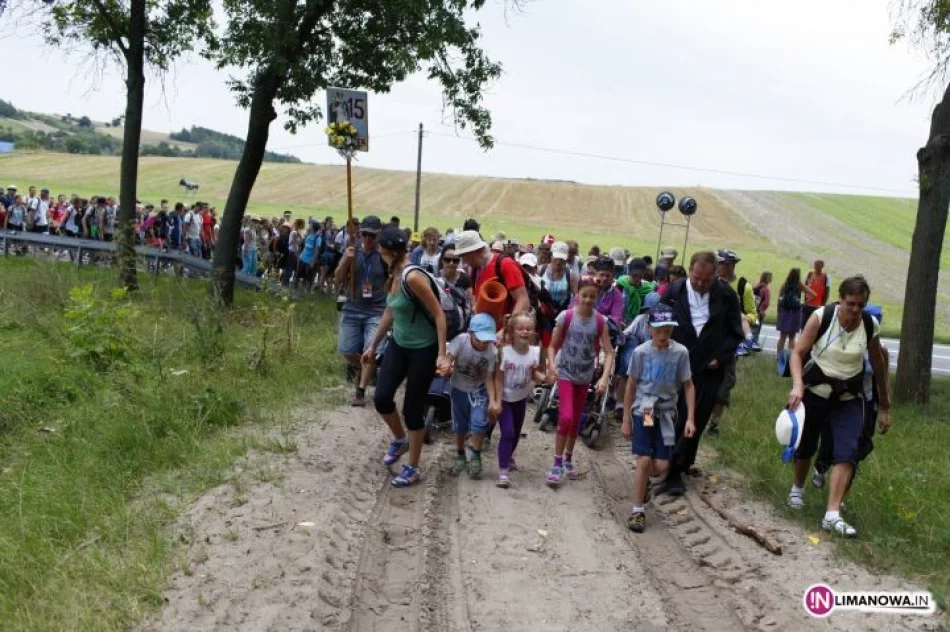 9 tysięcy pielgrzymów dotarło na Jasną Górę - zdjęcie 4