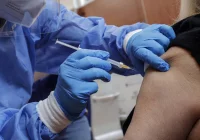 Pfizer Polska odpowiada na pytanie kiedy podać drugą dawkę szczepionki - zdjęcie główne