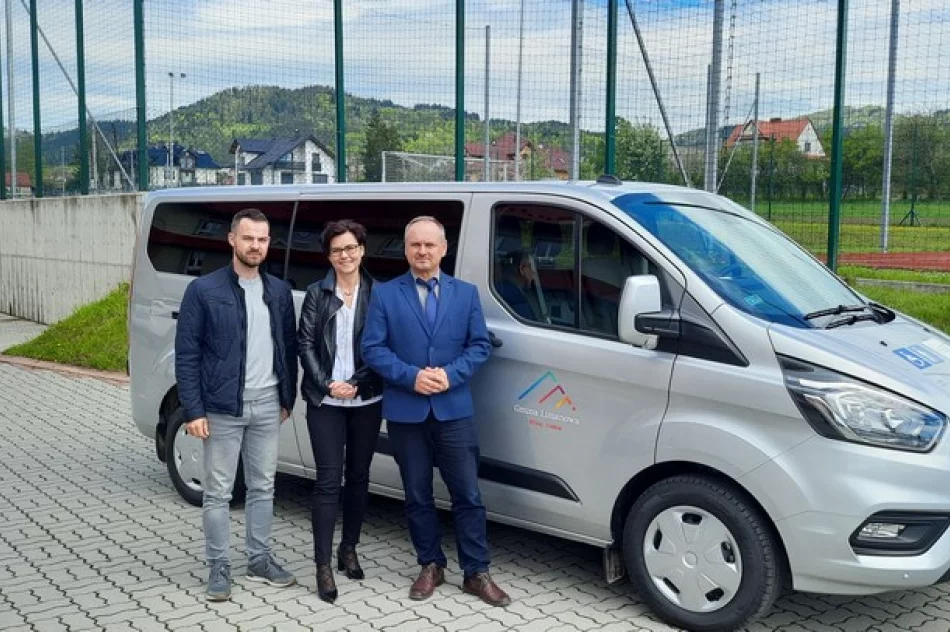 Nowy samochód do przewozu osób niepełnosprawnych dla Gminy Limanowa - zdjęcie 3