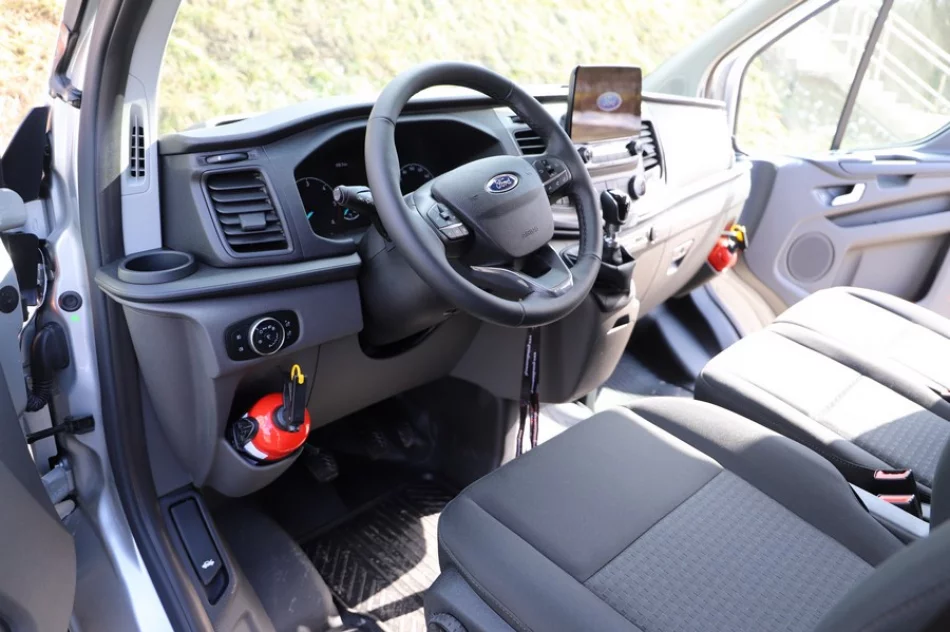 Nowy samochód do przewozu osób niepełnosprawnych dla Gminy Limanowa - zdjęcie 4