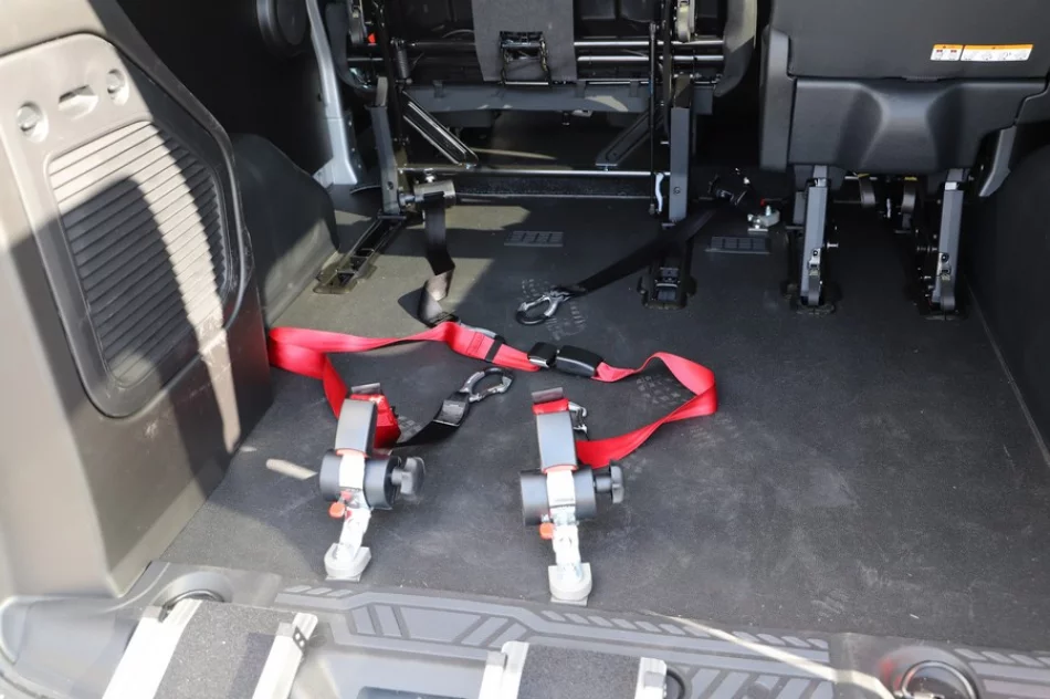 Nowy samochód do przewozu osób niepełnosprawnych dla Gminy Limanowa - zdjęcie 5