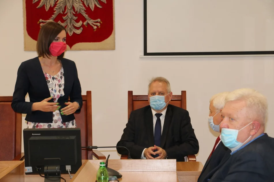 Promesy na wsparcie cyfrowe do nauki zdalnej odebrane - zdjęcie 6