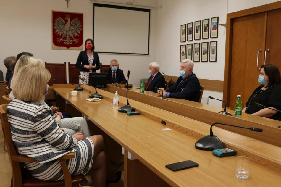 Promesy na wsparcie cyfrowe do nauki zdalnej odebrane - zdjęcie 7