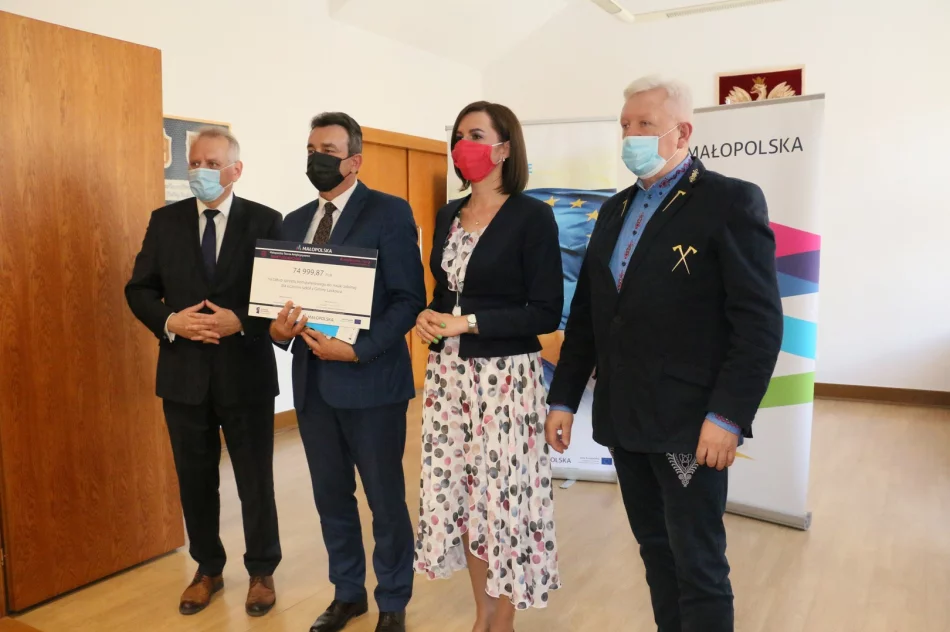 Promesy na wsparcie cyfrowe do nauki zdalnej odebrane - zdjęcie 12