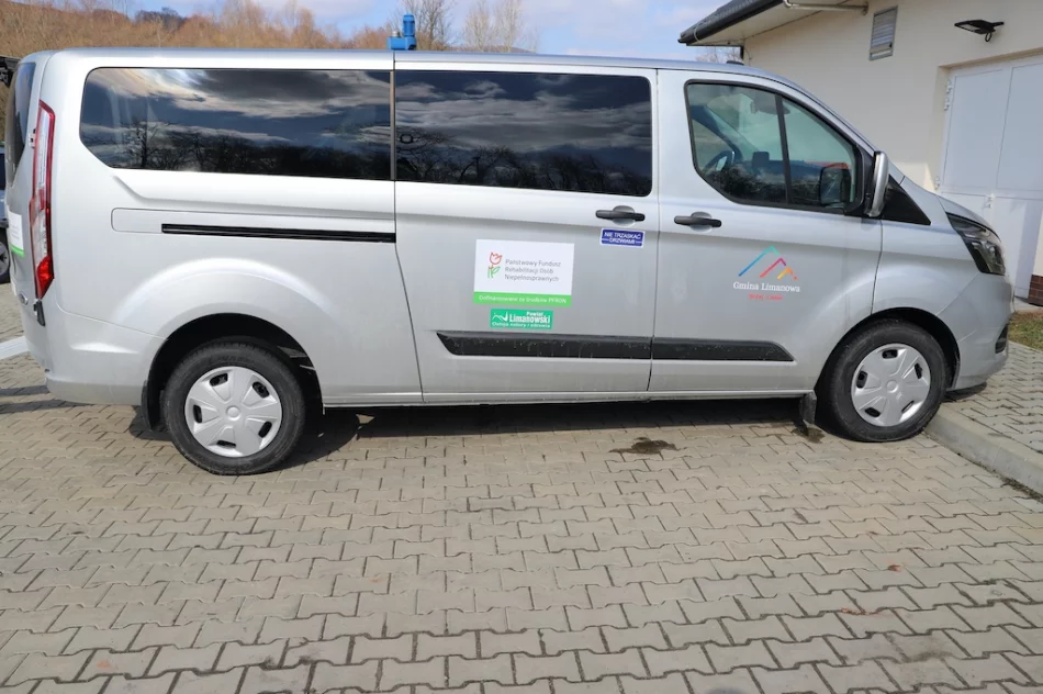 Gmina kupiła pojazd z myślą o transporcie niepełnosprawnych  - zdjęcie 5