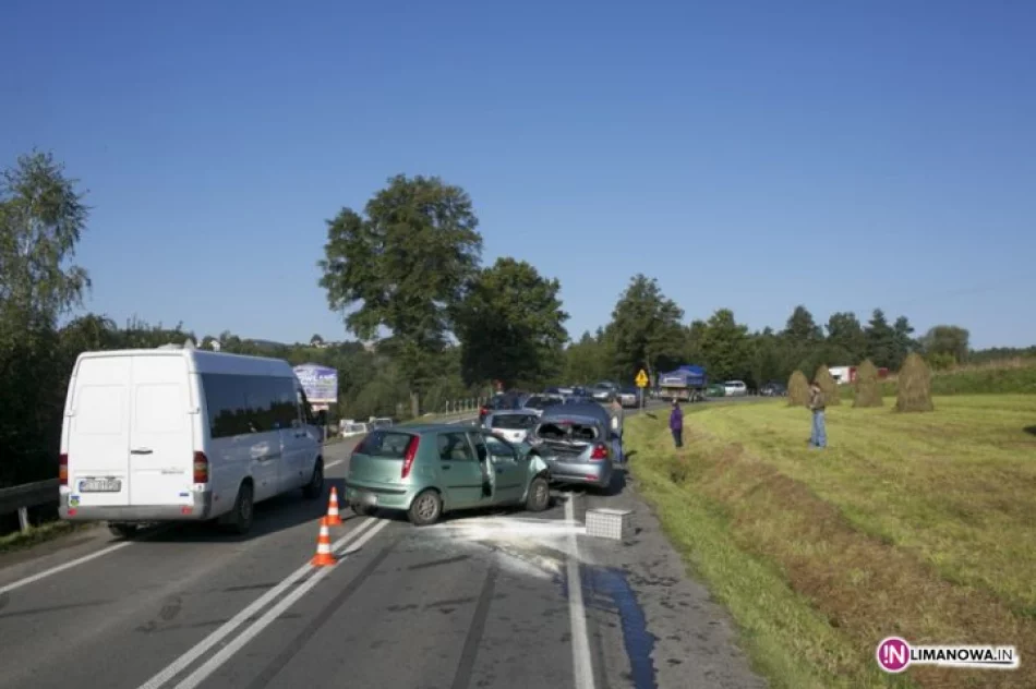 Zderzenie trzech samochodów na krajówce - zdjęcie 2