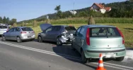 Zderzenie trzech samochodów na krajówce - zdjęcie 3