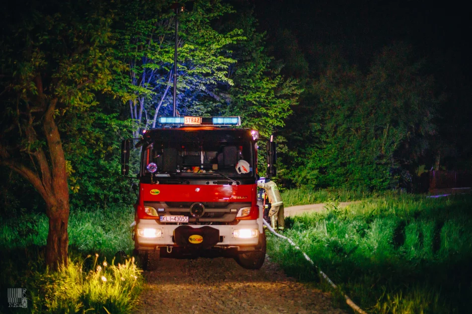 Zapalił się budynek gospodarczy - zdjęcie 5