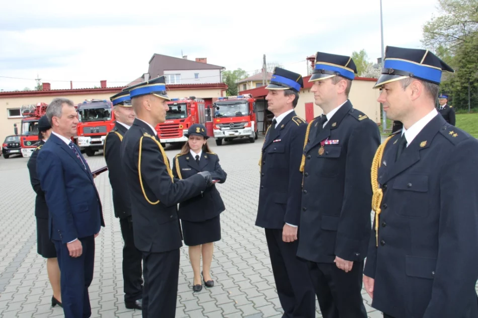 Odznaczenia i awanse w dniu obchodów strażackiego święta - zdjęcie 3
