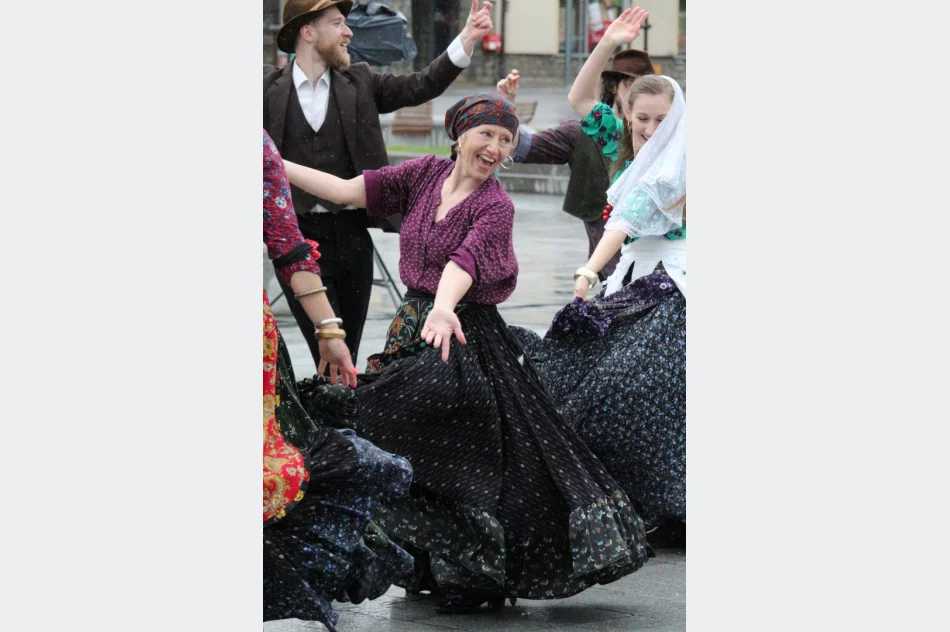 Zaprezentowali romską kulturę - zdjęcie 9