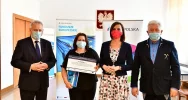 Wręczono promesy na zakup sprzętu komputerowego dla szkół - zdjęcie 3