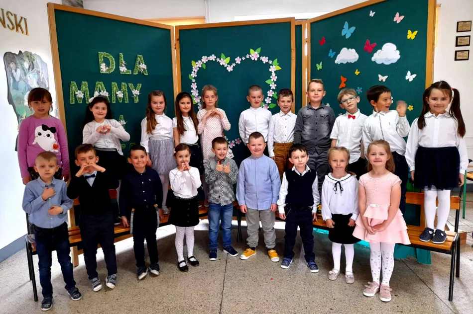 "Dzień Mamy i Taty" w Szkole Podstawowej w Mordarce  - zdjęcie 2