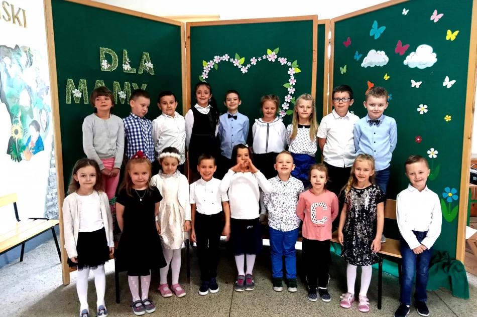 "Dzień Mamy i Taty" w Szkole Podstawowej w Mordarce  - zdjęcie 3