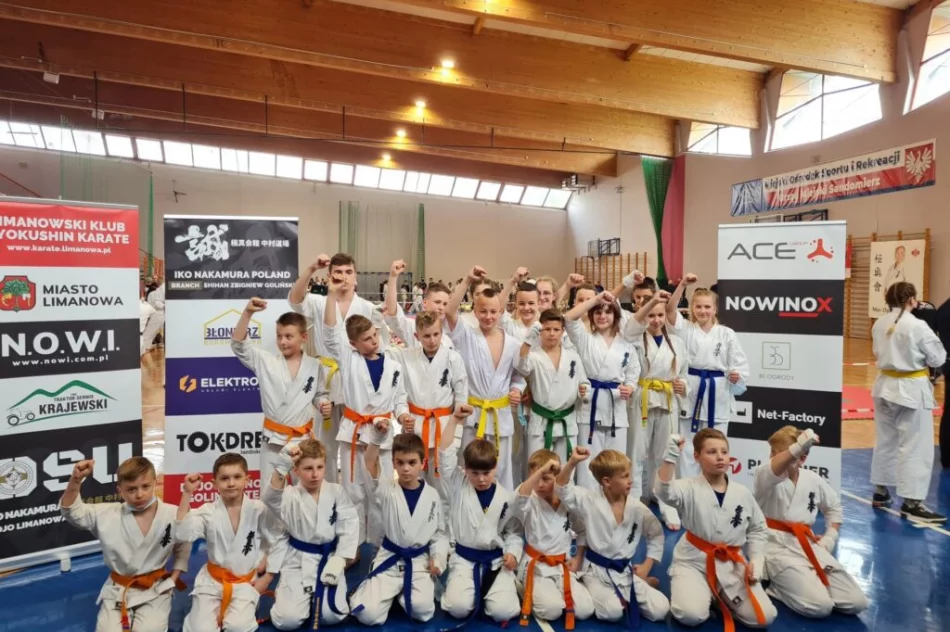12 medali dla zawodników klubu Kyokushin Karate na Sendomeria 2021 w Sandomierzu - zdjęcie 5