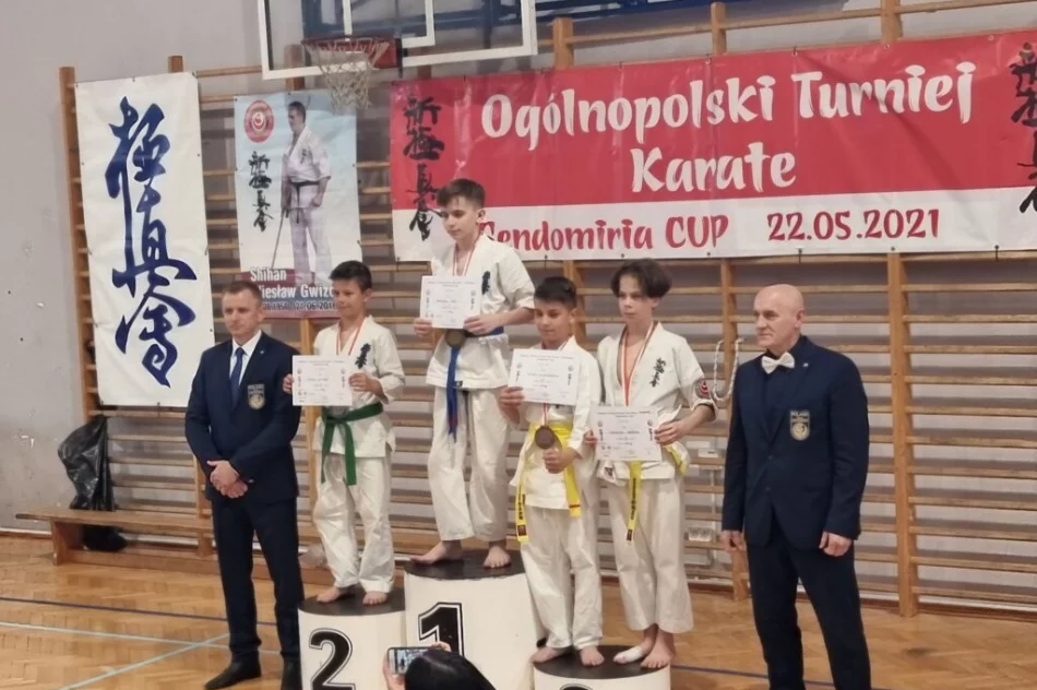 12 medali dla zawodników klubu Kyokushin Karate na Sendomeria 2021 w Sandomierzu - zdjęcie 10