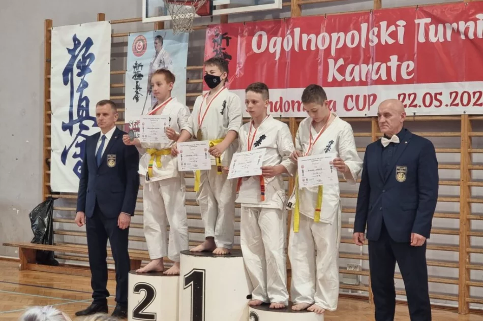 12 medali dla zawodników klubu Kyokushin Karate na Sendomeria 2021 w Sandomierzu - zdjęcie 14