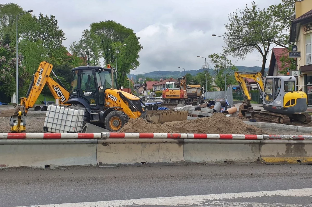 "Są utrudnienia w ruchu, ale wykonawca stara się, by były jak najmniejsze"