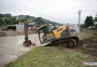 Konfliktowa przeprawa przez rzekę - zdjęcie główne