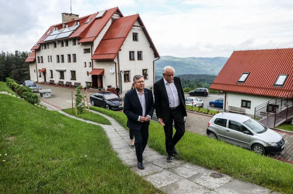 Marszałek odwiedził dom dziecka na Limanowszczyźnie - zdjęcie 12